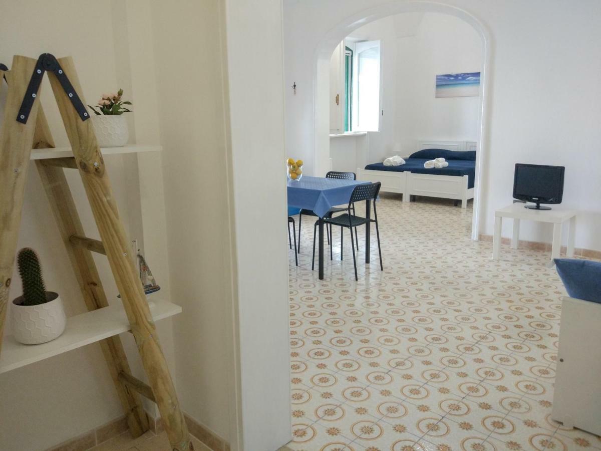 Villa Alda - Bilocali Vista Mare サンタ・チェザーレア・テルメ エクステリア 写真